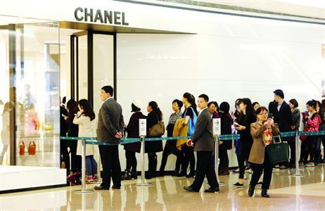 微商便宜的高檔化妝品和奢侈品哪來的？低價貨源之代購