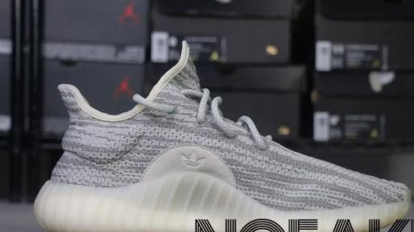 Yeezy350的V3版本還沒(méi)最終定版，竟然現(xiàn)在就有渠道貨開(kāi)始賣(mài)了？