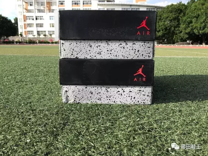 到底該不該買莆田鞋，今天帶來AJ4賽車藍(lán)莆田鞋和正品鞋的對(duì)比！