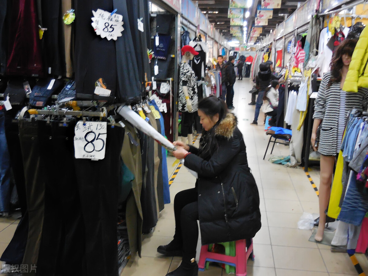 你知道廣東最大的服裝批發(fā)市場(chǎng)在哪里嗎？