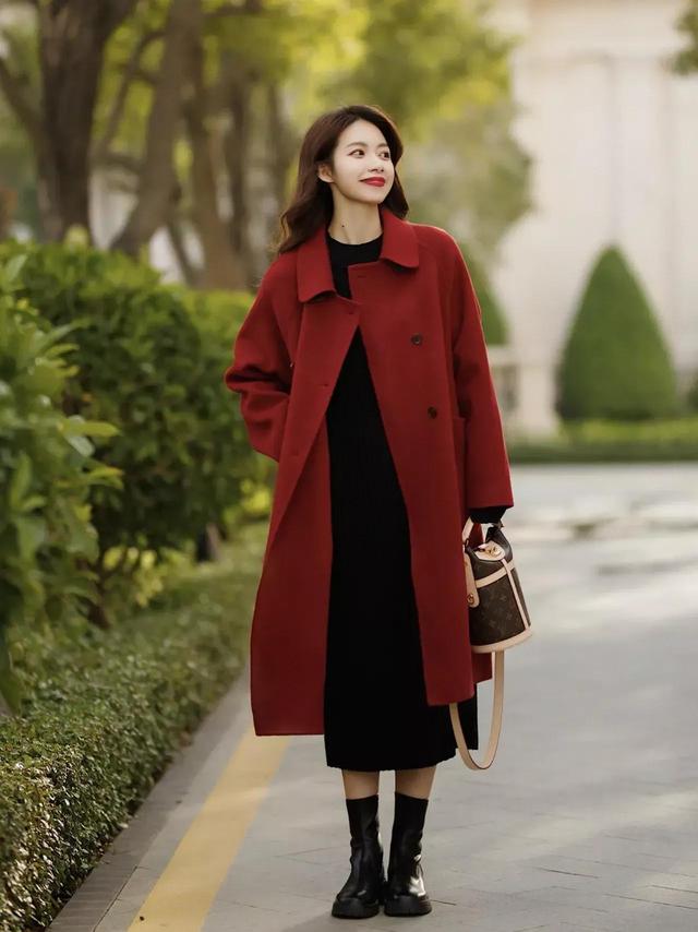 服裝導(dǎo)購(gòu)員工作內(nèi)容怎么寫（服裝導(dǎo)購(gòu)員工作內(nèi)容概述）