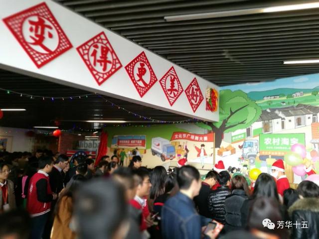廣州沙河網(wǎng)絡(luò)服裝批發(fā)市場(chǎng)（廣州沙河服裝批發(fā)市場(chǎng)開(kāi)一個(gè)店大概多少錢(qián)）
