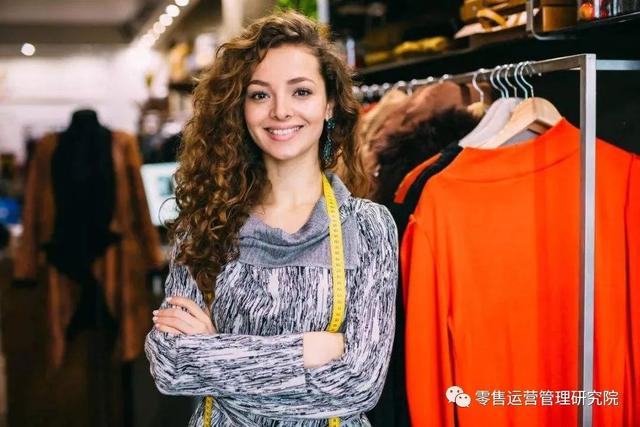 服裝導購員工作內容及過程（服裝導購員工作內容交接怎么寫）