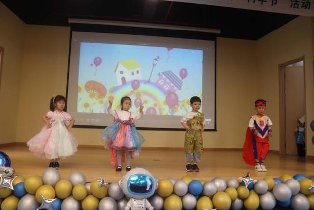 環(huán)保時(shí)裝秀服裝圖片女孩 兒童制作過程（環(huán)保時(shí)裝秀服裝圖片女大人）