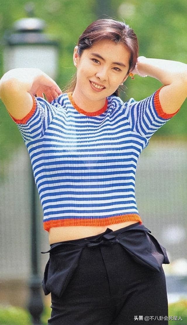 香港買(mǎi)羽絨服（香港唯一品牌女款羽絨服）
