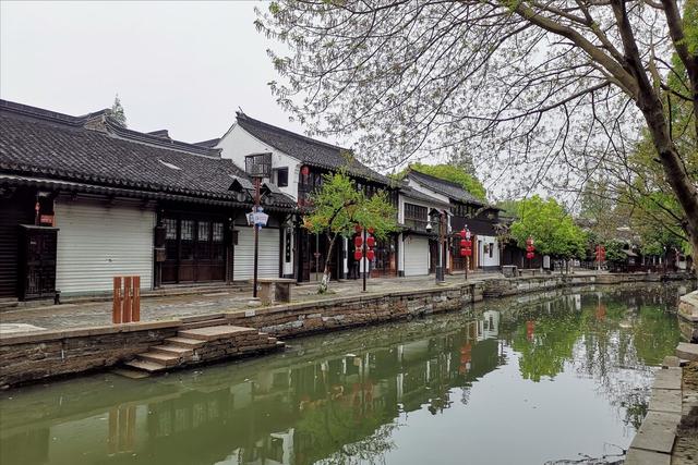 似水年華女裝什么檔次,價格帶（似水年華女裝屬于什么檔次）