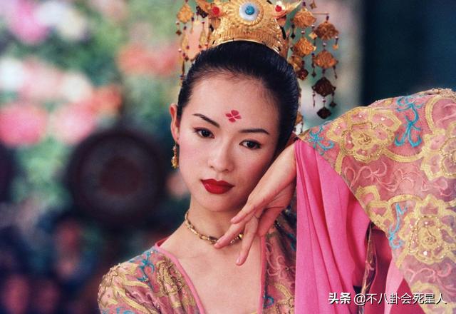 有種紅毯尷尬叫“得罪造型師”，章子怡成“鹵蛋”，有人暴露缺陷