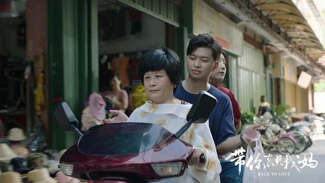 沒(méi)想到，法國(guó)周星馳會(huì)用一部“黃暴污”電影，成為喜劇片的王炸