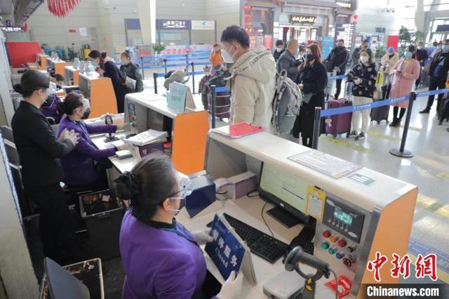 深圳到西寧空運，深圳到西寧直飛多少公里？
