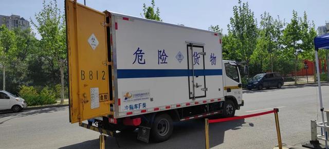 北京設(shè)備吊裝搬運(yùn)公司，大型設(shè)備機(jī)械搬運(yùn)吊裝公司？