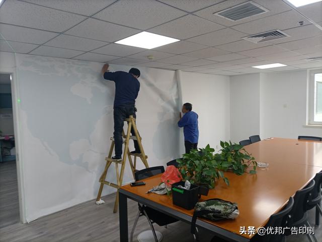 油畫布的制作方法，油畫布的制作之刷底膠？