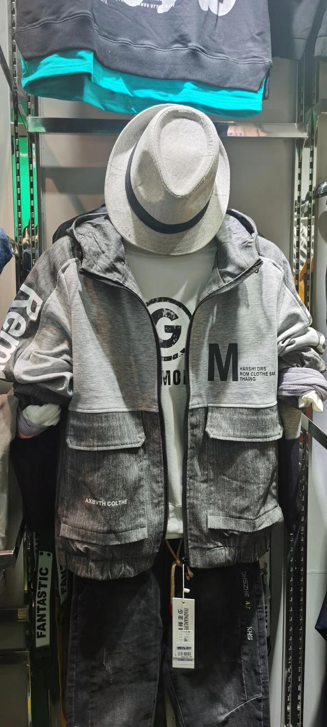擺攤賣(mài)衣服去哪里進(jìn)貨最好圖片（擺攤賣(mài)衣服去哪里進(jìn)貨最好看）