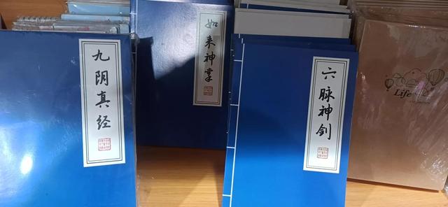 義烏2元店貨源批發(fā)在哪里進貨便宜？義烏2元店貨源批發(fā)在哪里進貨好？