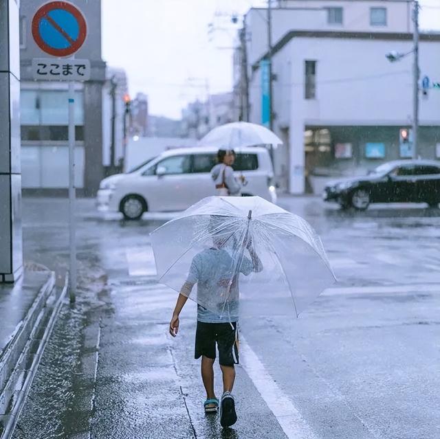 太陽傘雨傘兩用的有嗎，太陽傘多少錢一包？