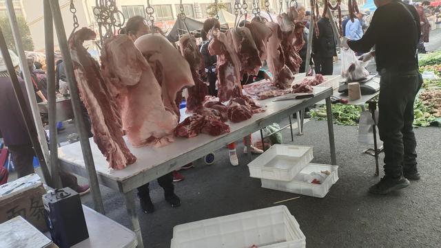 熟豬頭肉批發(fā)5元一斤多少錢啊，熟食店豬頭肉多少錢一斤？