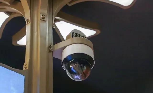 成都太陽能路燈廠家批發(fā)價格表，成都太陽能路燈批發(fā)市場在哪里？