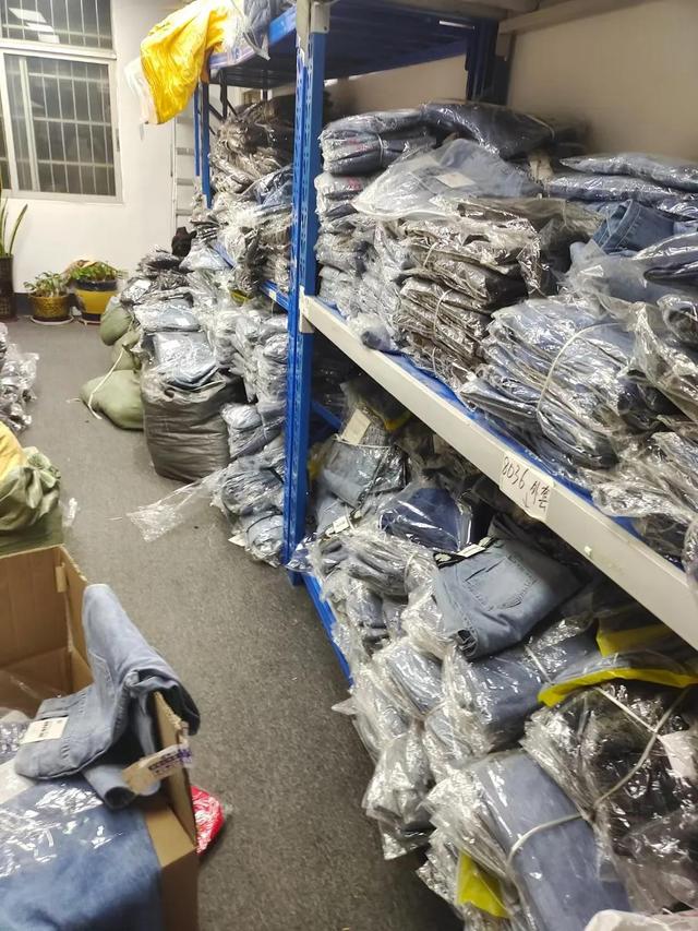 5元批發(fā)服裝貨源，5元服裝店貨源批發(fā)市場？