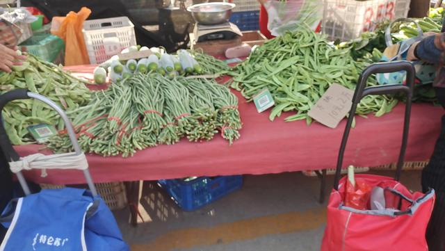 熟食店豬頭肉賣(mài)多少錢(qián)一斤，熟豬頭肉批發(fā)5元一斤多少？