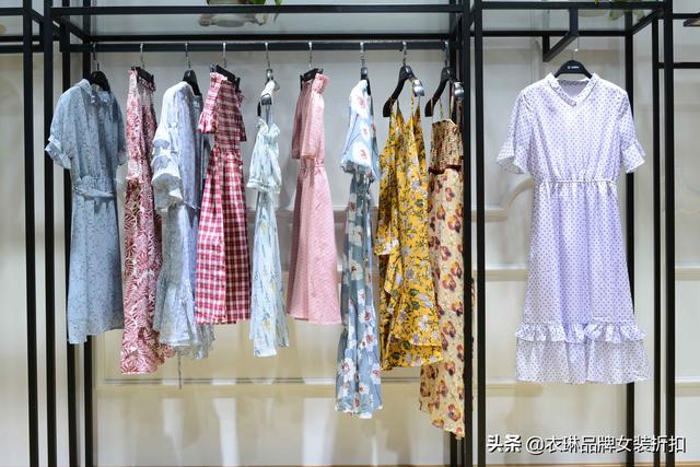 我想開(kāi)個(gè)服裝店怎么找貨源呢，我想開(kāi)個(gè)服裝店怎么找貨源呢視頻