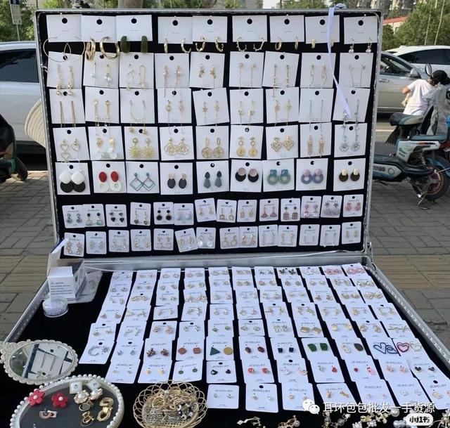 抖音直播賣小飾品，抖音藝術(shù)品直播帶貨
