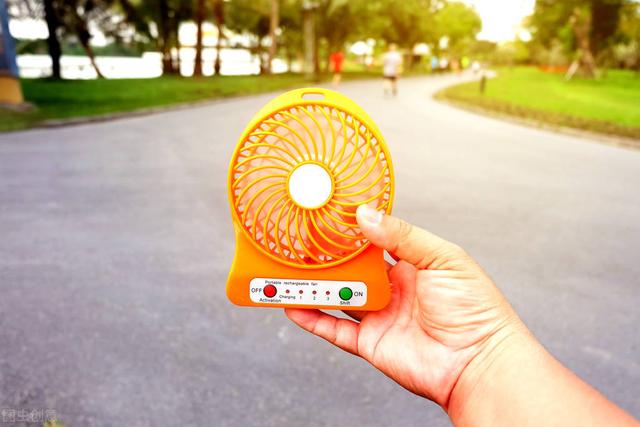 小飾品批發(fā)進貨網，小飾品批發(fā)進貨網站？