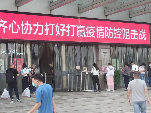 武漢批發(fā)衣服哪里最便宜質(zhì)量又好，武漢批發(fā)衣服哪里最便宜質(zhì)量又好的地方？