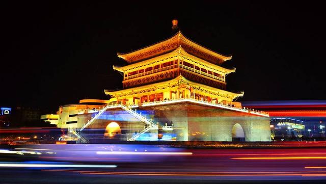 服裝尾貨批發(fā)按斤稱平臺，哪里有服裝尾貨批發(fā)按斤稱？