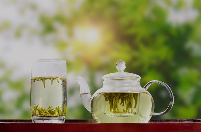 綠茶批發(fā)價(jià)多少錢一箱，康師傅綠茶批發(fā)價(jià)多少錢一箱？