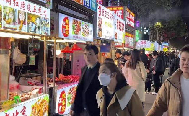 10元3樣地?cái)傌浥l(fā)兒童玩具真的好賣嗎，兒童小玩具批發(fā)1-10元_地?cái)倧V場(chǎng)？