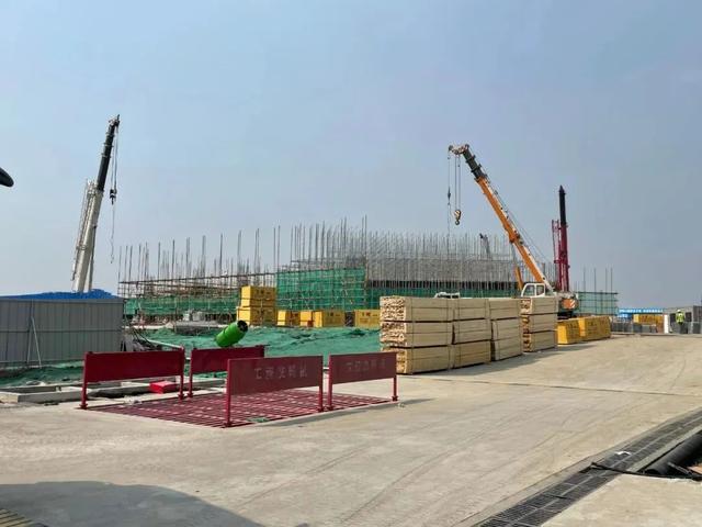 南京丹陽眼鏡批發(fā)市場在哪里，江蘇丹陽眼鏡批發(fā)市場拿貨老花鏡水晶石老花鏡？