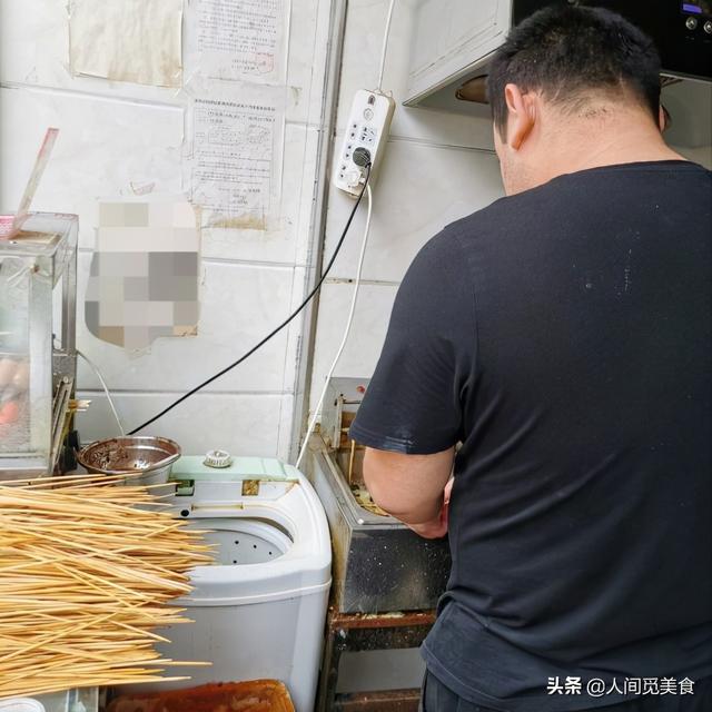 1元串串香擺攤菜品都有哪些，串串一元一串掙錢(qián)嗎？