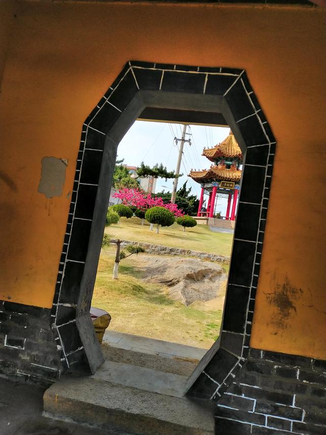 風(fēng)險(xiǎn)代理律師收費(fèi)10%,15萬賠償律師收取多少費(fèi)用呢，風(fēng)險(xiǎn)代理律師收費(fèi)10%,15萬賠償律師收取多少費(fèi)用合適？