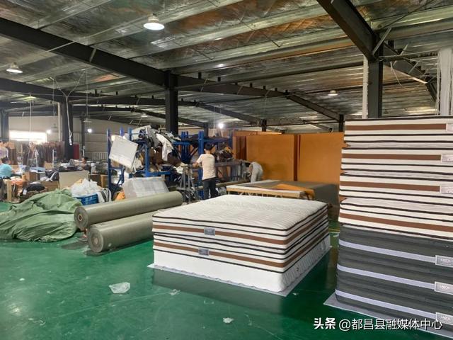 家具批發(fā)最大的市場在哪里，家具批發(fā)最大的市場在哪里??？