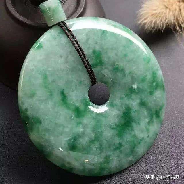 翡翠批發(fā)一手貨源在哪個(gè)城市好，翡翠批發(fā)一手貨源在哪個(gè)城市最多？