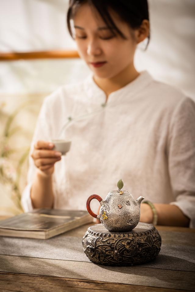 銀壺在哪里批發(fā)的，銀壺批發(fā)城？