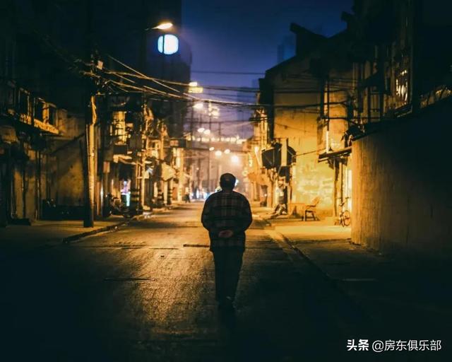 銀基服裝批發(fā)商貿(mào)城屬于哪個區(qū)，銀基服裝批發(fā)市場位置？