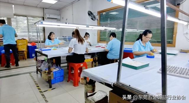 飾品批發(fā)網(wǎng)站大全，飾品批發(fā)平臺(tái)？