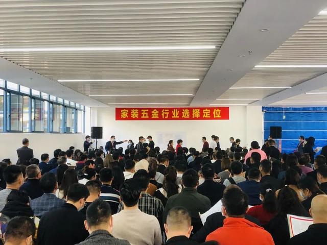 義烏五愛(ài)庫(kù)存市場(chǎng)服裝批發(fā)市場(chǎng)地址，義烏五愛(ài)庫(kù)存市場(chǎng)服裝批發(fā)市場(chǎng)地址電話(huà)？