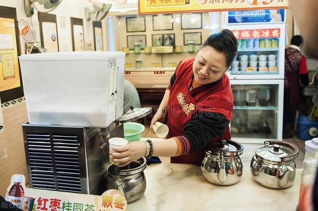 縣級(jí)代理飲料要投資多少錢(qián)，飲料縣級(jí)代理利潤(rùn)？