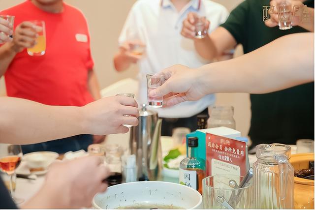 瓊臺酒業(yè)代理條件醉仙洞，瓊臺酒業(yè)醉仙洞多少錢？