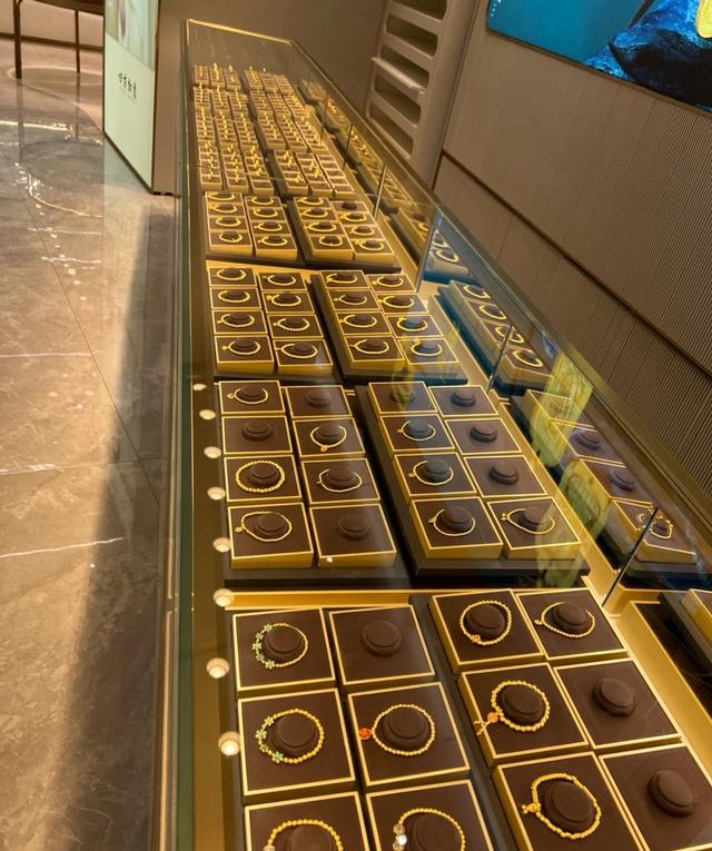 飾品批發(fā)市場進貨渠道平臺，飾品批發(fā)市場進貨渠道平臺有哪些？