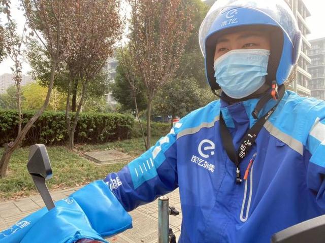 網(wǎng)上很便宜的外賣服裝貨源是真的嗎，網(wǎng)上很便宜的外賣服裝貨源是真的嗎嗎？