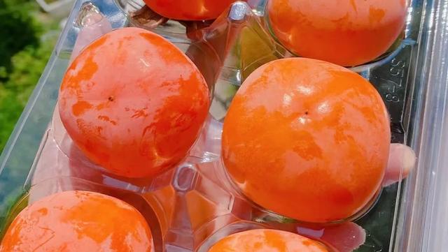 水果網(wǎng)店貨源哪里來(lái)，水果店的貨源？