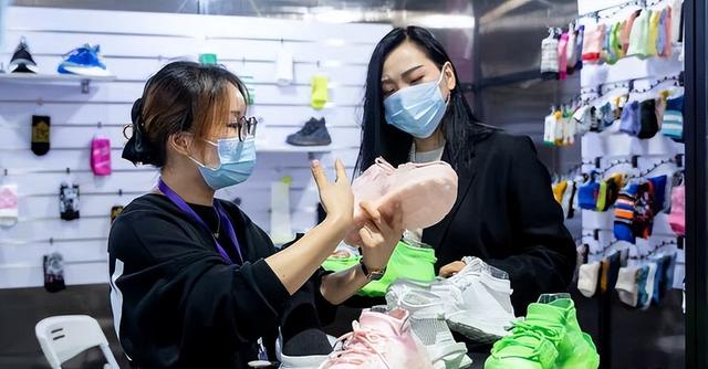 買鞋發(fā)貨地址是溫州，怎么找溫州鞋批發(fā)貨源？