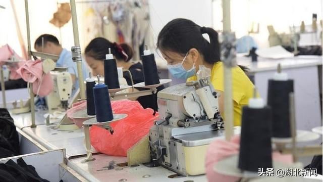 尾貨實拍女裝一件代發(fā)貨源，女裝尾貨貨源廠家？