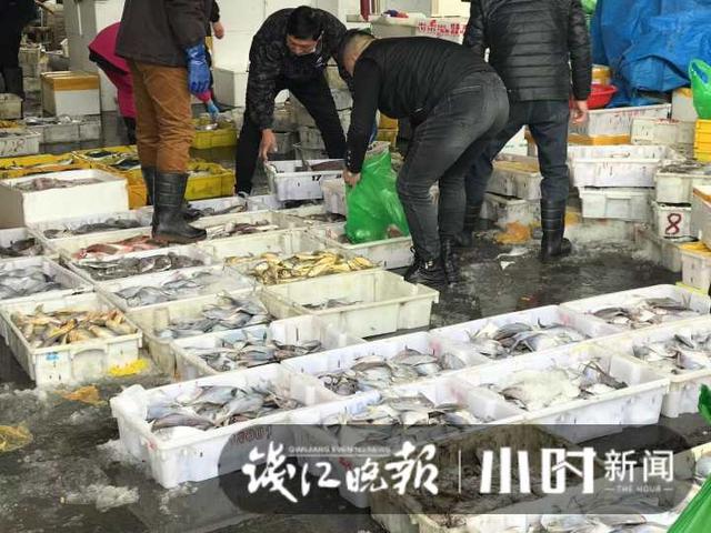 杭州批發(fā)市場的貨是哪里的貨源，杭州服裝批發(fā)一手貨源大市場在哪里？