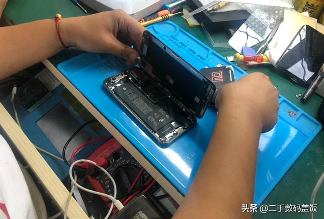 網(wǎng)上賣二手手機(jī)的人貨源從哪來(lái)的，網(wǎng)上賣二手手機(jī)的人貨源從哪來(lái)的呢？