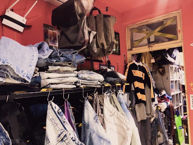 開服裝店阿里巴巴貨源怎么樣啊賺錢嗎，開服裝店在阿里巴巴進(jìn)貨可靠嗎？