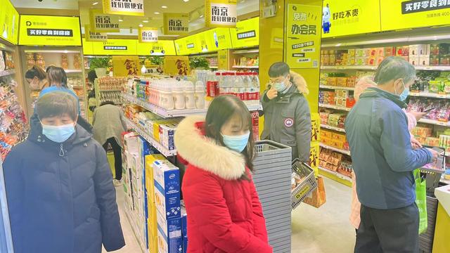 貨源微商零食是真的嗎知乎，微商的貨源是正品嗎？