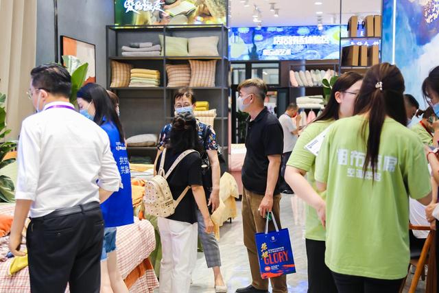 微商潮牌衣服一手貨源，微商潮牌衣服一手貨源怎么找？